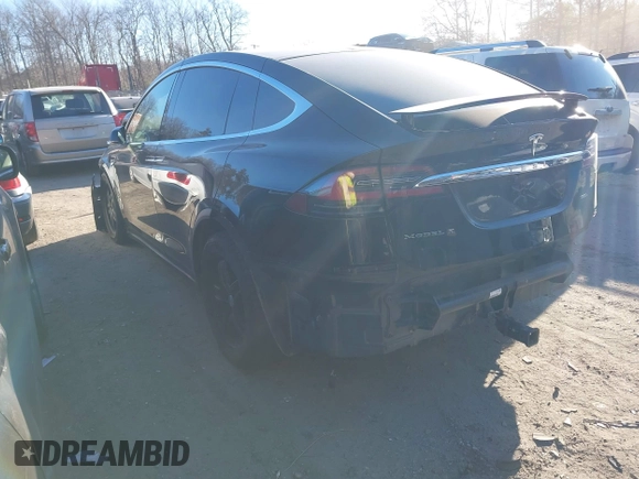 2016 Tesla Model X 70D z VIN 5YJXCAE21GF008724, wystawiony jako IAAI lot #41254897 z przebiegiem 56 140 mil mil oraz . Historia ofert i sprzedaży dostępna na DreamBid. Obrazek 3.
