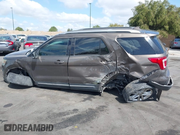2016 Ford Explorer XLT with VIN 1FM5K7D88GGB06492, listed as a IAAI auction lot 41955740 with 1 mi miles. Bid and sale history available at carsss.com. Image 13.