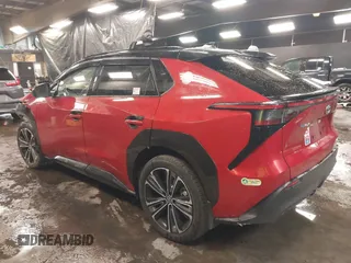 2023 Toyota bZ4X XLE z VIN JTMABACA5PA035498, wystawiony jako IAAI lot #41386031 z przebiegiem 18 529 mil mil oraz . Historia ofert i sprzedaży dostępna na DreamBid. Obrazek 3.