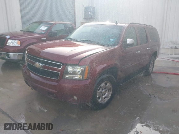 2008 Chevrolet Suburban 2LT with VIN 3GNFK16308G293344, listed as a IAAI auction lot 41713960 with 187,907 mi miles and . Bid and sale history available at DreamBid. Image 2.