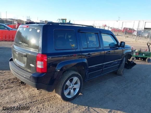 2014 Jeep Patriot Latitude with VIN 1C4NJRFB2ED744425, listed as a IAAI auction lot 41206020 with 158,300 mi miles. Bid and sale history available at carsss.com. Image 4.