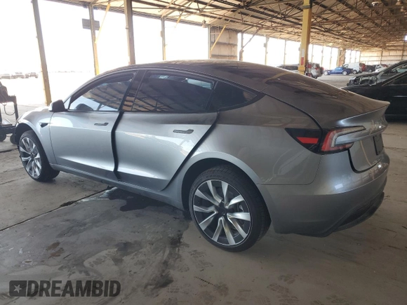 2025 Tesla Model 3 Long Range z VIN 5YJ3E1EB6SF935588, wystawiony jako Copart lot #54360605 z przebiegiem Nie podano mil oraz Szkoda całkowita • Salvage title. Historia ofert i sprzedaży dostępna na DreamBid. Obrazek 2.