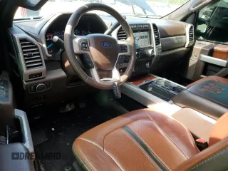 2019 Ford F-350 XL z VIN 1FT8W3BT6KEE98446, wystawiony jako Copart lot #56383335 z przebiegiem 119 855 mil mil oraz Szkody całkowita. Historia ofert i sprzedaży dostępna na DreamBid. Obrazek 8.
