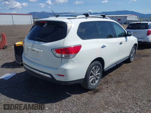 2016 Nissan Pathfinder S with VIN 5N1AR2MN6GC621811, listed as a IAAI auction lot 42151171 with 153,696 mi miles. Bid and sale history available at carsss.com. Image 4.