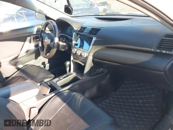 2011 Toyota Camry LE z VIN 4T1BF3EK9BU623949, wystawiony jako IAAI lot #42141513 z przebiegiem Nie podano mil oraz . Historia ofert i sprzedaży dostępna na DreamBid. Obrazek 5.