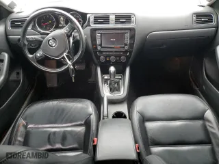 2015 Volkswagen Jetta Sedan 1.8T SEL with VIN 3VWL07AJ8FM233415, listed as a Copart auction lot 46788085 with 225,181 mi miles and Clean Title. Bid and sale history available at carsss.com. Image 8.