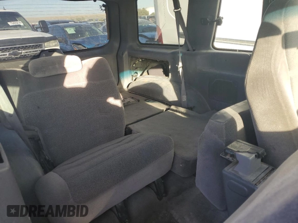2000 Ford Explorer с VIN 1FMYU70X7YUA55302, выставлен на аукционе Copart как лот 43833945 с пробегом 200 113 миль миль и Списание • Salvage title. История ставок и продаж доступна на DreamBid. Изображение 10.