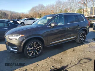 2023 Volvo XC90 Plus z VIN YV40621N6P1902576, wystawiony jako Copart lot #85297664 z przebiegiem 33 815 mil mil oraz Szkoda całkowita • Salvage title. Historia ofert i sprzedaży dostępna na DreamBid. Obrazek 1.