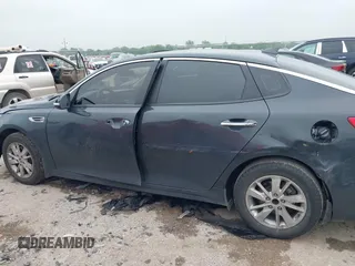 2016 Kia Optima LX z VIN KNAGT4L30G5070000, wystawiony jako IAAI lot #42169747 z przebiegiem 267 498 mil mil oraz . Historia ofert i sprzedaży dostępna na DreamBid. Obrazek 14.