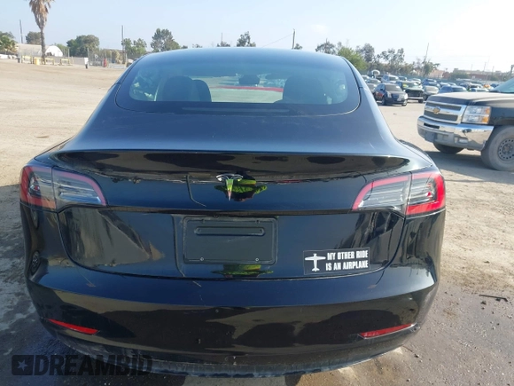 2023 Tesla Model 3 z VIN 5YJ3E1EA0PF680287, wystawiony jako IAAI lot #39491902 z przebiegiem 12 480 mil mil oraz . Historia ofert i sprzedaży dostępna na DreamBid. Obrazek 16.
