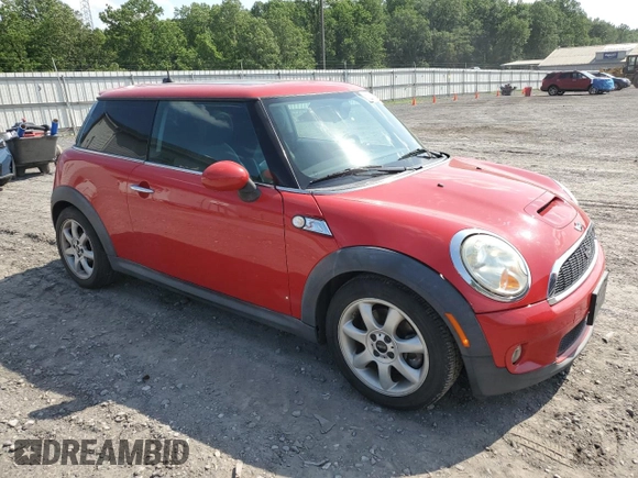2009 MINI Hardtop S with VIN WMWMF73519TW84971, listed as a Copart auction lot 62074335 with 177,724 mi miles and Clean title. Bid and sale history available at DreamBid. Image 4.