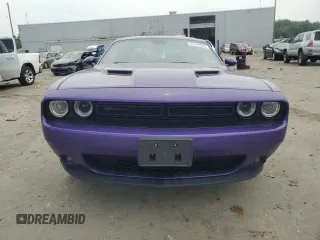 2019 Dodge Challenger SXT z VIN 2C3CDZAGXKH716960, wystawiony jako Copart lot #57473655 z przebiegiem 64 293 mil mil oraz Szkoda całkowita • Salvage title. Historia ofert i sprzedaży dostępna na DreamBid. Obrazek 5.