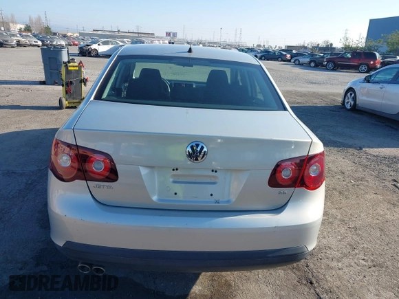 2010 Volkswagen Jetta Sedan S with VIN 3VWJZ7AJ0AM060706, listed as a IAAI auction lot 41238990 with 131,288 mi miles. Bid and sale history available at carsss.com. Image 16.