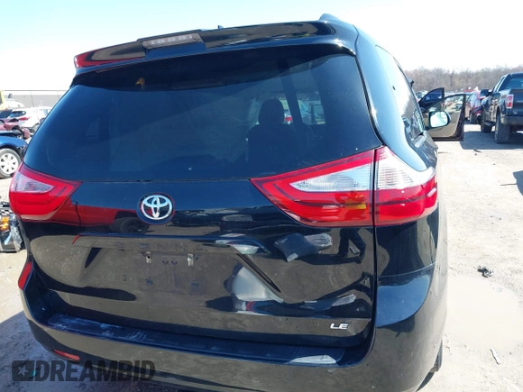 2018 Toyota Sienna LE Auto Access Seat with VIN 5TDKZ3DC3JS926847, listed as a IAAI auction lot 41969008 with 97,189 mi miles. Bid and sale history available at carsss.com. Image 17.