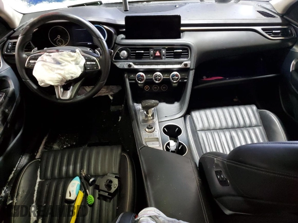 2022 Genesis G70 3.3T with VIN KMTG54TE8NU092068, listed as a Copart auction lot 85809484 with 48,319 mi miles and Salvage Title. Bid and sale history available at DreamBid. Image 8.