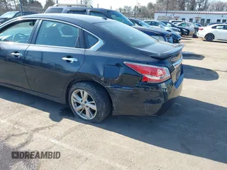 2015 Nissan Altima SV with VIN 1N4AL3AP1FC258422, listed as a IAAI auction lot 41537701 with 129,355 mi miles and . Bid and sale history available at carsss.com. Image 6.