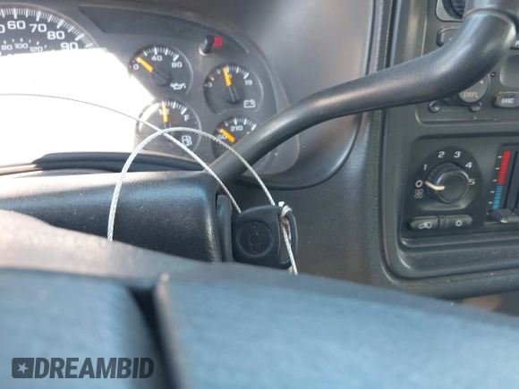 2004 Chevrolet Silverado 1500 LS with VIN 2GCEC19T741274239, listed as a IAAI auction lot 40461498 with 263,905 mi miles. Bid and sale history available at carsss.com. Image 11.