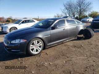 2015 Jaguar XJ Portfolio с VIN SAJWJ2GD1F8V77420, выставлен на аукционе Copart как лот 81786334 с пробегом 129 190 миль миль и Списание • Salvage title. История ставок и продаж доступна на DreamBid. Изображение 1.