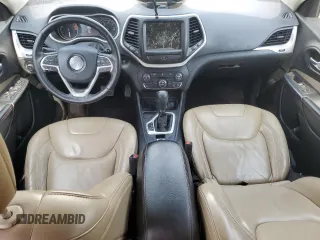 2017 Jeep Cherokee Limited with VIN 1C4PJLDB1HW517907, listed as a Copart auction lot 62121185 with 219,757 mi miles and Salvage title. Bid and sale history available at DreamBid. Image 8.