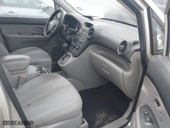 2008 Kia Rondo EX with VIN KNAFG526487135597, listed as a IAAI auction lot 41497631 with 202,426 mi miles. Bid and sale history available at carsss.com. Image 5.
