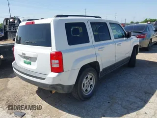 2016 Jeep Patriot Sport SE with VIN 1C4NJPBAXGD753958, listed as a IAAI auction lot 42052122 with 175,502 mi miles and . Bid and sale history available at carsss.com. Image 4.