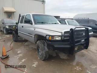 1998 Dodge 2500 z VIN 1B7KF23Z3WJ112761, wystawiony jako IAAI lot #41529708 z przebiegiem Nie podano mil oraz . Historia ofert i sprzedaży dostępna na DreamBid. Obrazek 1.
