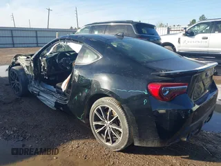 2017 Toyota 86 with VIN JF1ZNAA15H8702338, listed as a IAAI auction lot 41465432 with 30,893 mi miles. Bid and sale history available at carsss.com. Image 3.