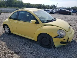 2010 Volkswagen New Beetle Coupe with VIN 3VWPG3AG5AM014477, listed as a Copart auction lot 72705134 with 132,244 mi miles and Salvage Title. Bid and sale history available at carsss.com. Image 4.