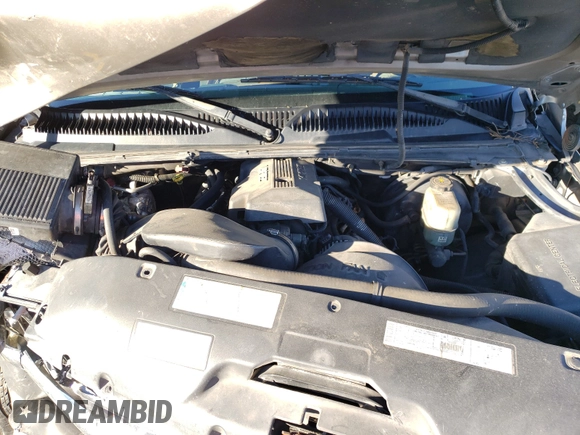 2000 Chevrolet Suburban LS with VIN 3GNEC16T0YG177411, listed as a Copart auction lot 52036980 with 299,641 mi miles and Non repairable. Bid and sale history available at DreamBid. Image 7.