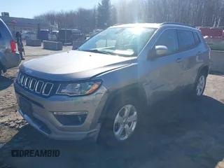 2019 Jeep Compass Altitude z VIN 3C4NJDBB4KT786870, wystawiony jako IAAI lot #41740323 z przebiegiem 165 092 mil mil oraz . Historia ofert i sprzedaży dostępna na DreamBid. Obrazek 18.