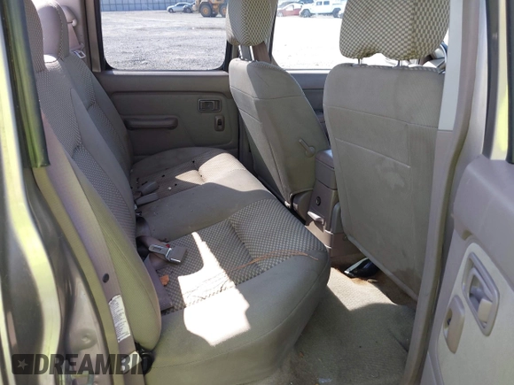2003 Nissan Frontier SE z VIN 1N6ED29X43C402027, wystawiony jako IAAI lot #42252471 z przebiegiem 104 233 mil mil oraz . Historia ofert i sprzedaży dostępna na DreamBid. Obrazek 8.