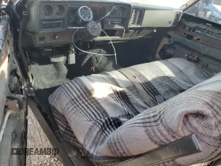1974 Chevrolet Monte Carlo z VIN 1H57L4Z474911, wystawiony jako Copart lot #42961555 z przebiegiem 76 687 mil mil oraz Szkody całkowita. Historia ofert i sprzedaży dostępna na DreamBid. Obrazek 8.
