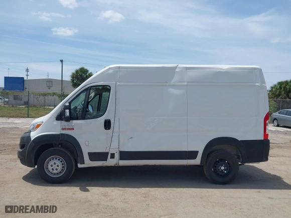 2025 Ram ProMaster Cargo Van Tradesman with VIN 3C6LRVCG2SE513485, listed as a IAAI auction lot 42070229 with 5,030 mi miles. Bid and sale history available at carsss.com. Image 15.