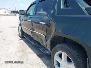 2013 Chevrolet Avalanche LTZ with VIN 3GNTKGE77DG331947, listed as a IAAI auction lot 42396775 with 119,150 mi miles and . Bid and sale history available at DreamBid. Image 6.