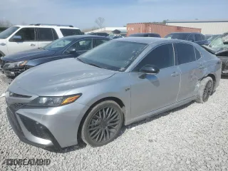 2024 Toyota Camry SE with VIN 4T1G11AK2RU884980, listed as a Copart auction lot 47554295 with 24,835 mi miles and Salvage Title. Bid and sale history available at carsss.com. Image 1.