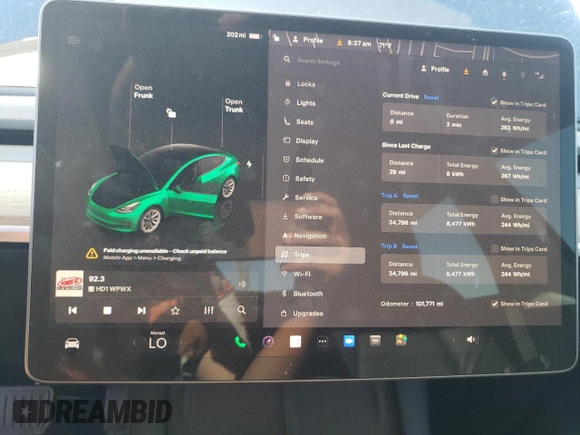 2022 Tesla Model 3 z VIN 5YJ3E1EA4NF304558, wystawiony jako Copart lot #57415935 z przebiegiem 101 771 mil mil oraz Czysty tytuł • Clean title. Historia ofert i sprzedaży dostępna na DreamBid. Obrazek 9.