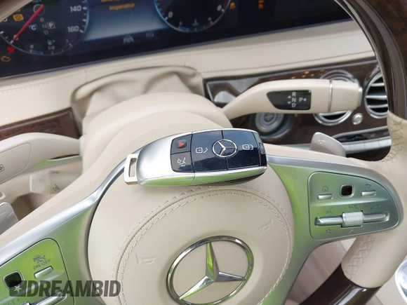2018 Mercedes-Benz S 560 z VIN WDDUG8DB0JA389005, wystawiony jako IAAI lot #41939490 z przebiegiem 30 611 mil mil oraz . Historia ofert i sprzedaży dostępna na DreamBid. Obrazek 11.