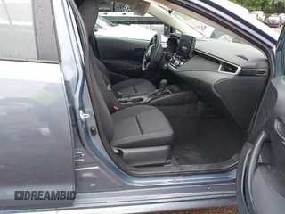 2025 Toyota Corolla LE z VIN 5YFB4MDE1SP294222, wystawiony jako IAAI lot #42462252 z przebiegiem 7 389 mil mil oraz . Historia ofert i sprzedaży dostępna na DreamBid. Obrazek 5.