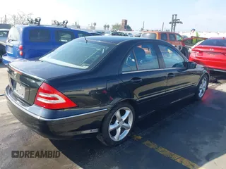 2006 Mercedes-Benz C 230 Sport z VIN WDBRF52HX6F771656, wystawiony jako IAAI lot #41603560 z przebiegiem 134 712 mil mil oraz . Historia ofert i sprzedaży dostępna na DreamBid. Obrazek 4.