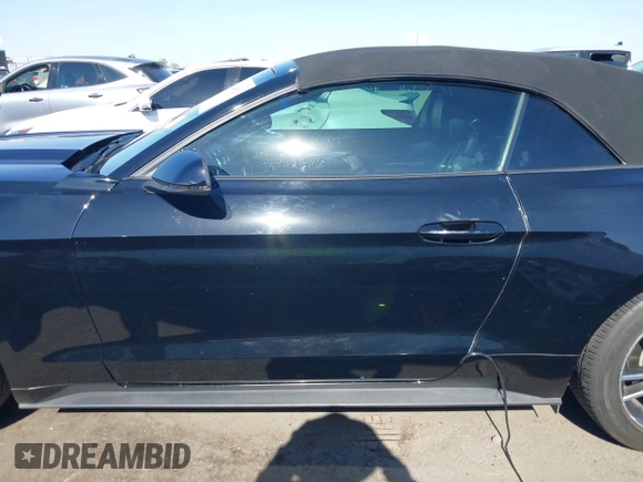 2017 Ford Mustang EcoBoost Premium z VIN 1FATP8UH9H5266676, wystawiony jako IAAI lot #42498829 z przebiegiem 24 255 mil mil oraz . Historia ofert i sprzedaży dostępna na DreamBid. Obrazek 15.