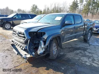2016 Toyota Tacoma SR5 with VIN 3TMDZ5BN1GM010492, listed as a IAAI auction lot 41688546 with NaN miles. Bid and sale history available at carsss.com. Image 18.