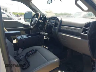 2017 Ford Super Duty F-250 SRW XLT with VIN 1FTBF2BT9HEC33223, listed as a IAAI auction lot 41980301 with 338,522 mi miles. Bid and sale history available at carsss.com. Image 5.