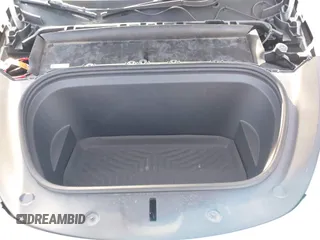 2021 Tesla Model Y Performance z VIN 5YJYGDEFXMF240246, wystawiony jako IAAI lot #42042951 z przebiegiem 76 139 mil mil oraz . Historia ofert i sprzedaży dostępna na DreamBid. Obrazek 10.