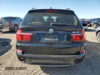 2013 BMW X5 xDrive35i z VIN 5UXZV4C53D0B24617, wystawiony jako Copart lot #48004515 z przebiegiem Nie podano mil oraz Szkody całkowita. Historia ofert i sprzedaży dostępna na DreamBid. Obrazek 6.