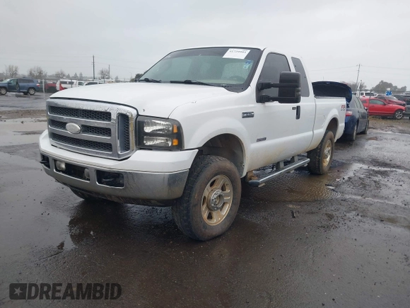 2007 Ford F-250 XL z VIN 1FTSX21P17EA71376, wystawiony jako IAAI lot #41729993 z przebiegiem 262 396 mil mil oraz . Historia ofert i sprzedaży dostępna na DreamBid. Obrazek 2.