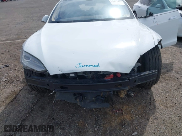 2013 Tesla Model S с VIN 5YJSA1CN0DFP31750, выставлен на аукционе IAAI как лот 41911343 с пробегом 209 664 миль миль и . История ставок и продаж доступна на DreamBid. Изображение 10.