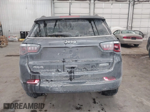 2019 Jeep Compass Altitude with VIN 3C4NJDBBXKT665843, listed as a IAAI auction lot 41561291 with 82,912 mi miles and . Bid and sale history available at DreamBid. Image 15.