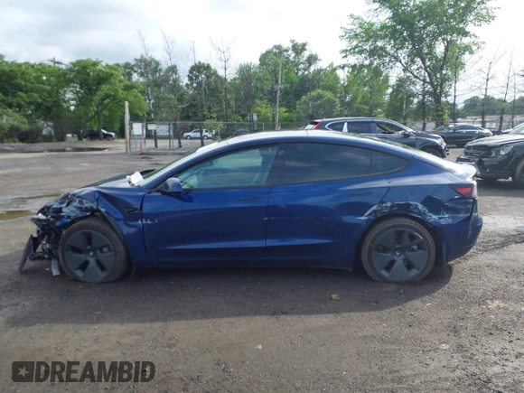 2022 Tesla Model 3 Long Range z VIN 5YJ3E1EB2NF193808, wystawiony jako IAAI lot #42281993 z przebiegiem 40 340 mil mil oraz . Historia ofert i sprzedaży dostępna na DreamBid. Obrazek 14.