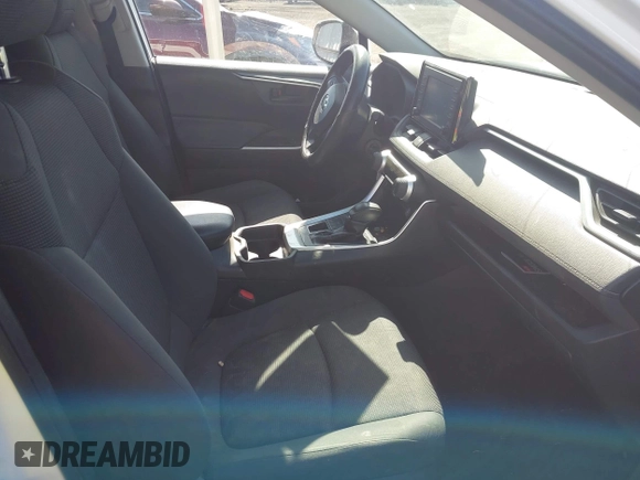 2019 Toyota RAV4 LE с VIN JTMG1RFV7KD037853, выставлен на аукционе IAAI как лот 42453802 с пробегом 124 348 миль миль и . История ставок и продаж доступна на DreamBid. Изображение 5.