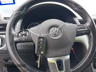 2012 Volkswagen Passat SE с VIN 1VWBP7A38CC070562, выставлен на аукционе IAAI как лот 42422441 с пробегом 182 237 миль миль и . История ставок и продаж доступна на DreamBid. Изображение 11.